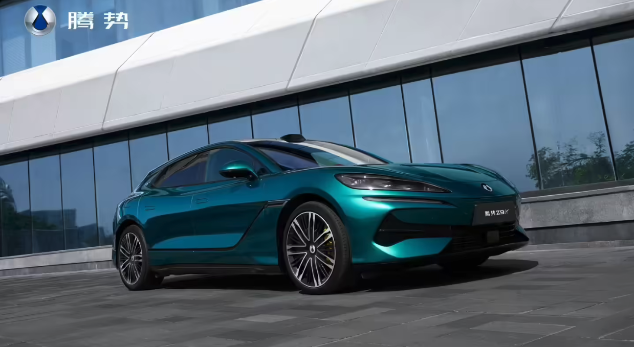 比亚迪腾势Z9GT内饰官图正式公布 新增熔岩红配色，动力续航全面升级